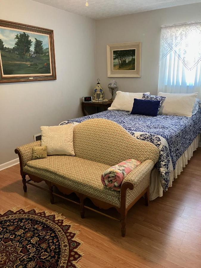 The Ashe Farm Bed & Breakfast Marshall Екстериор снимка